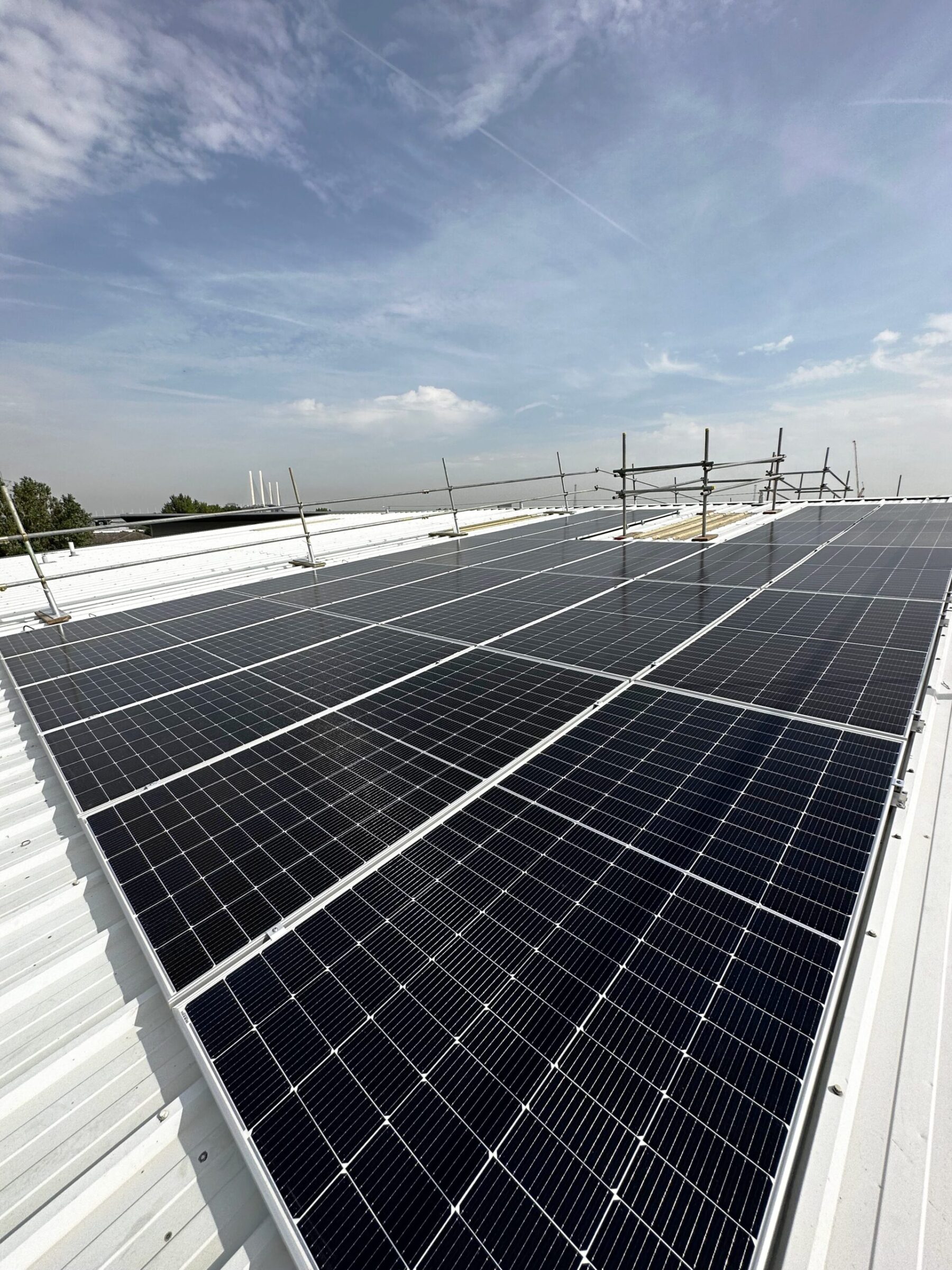 Commercial solar panels installer